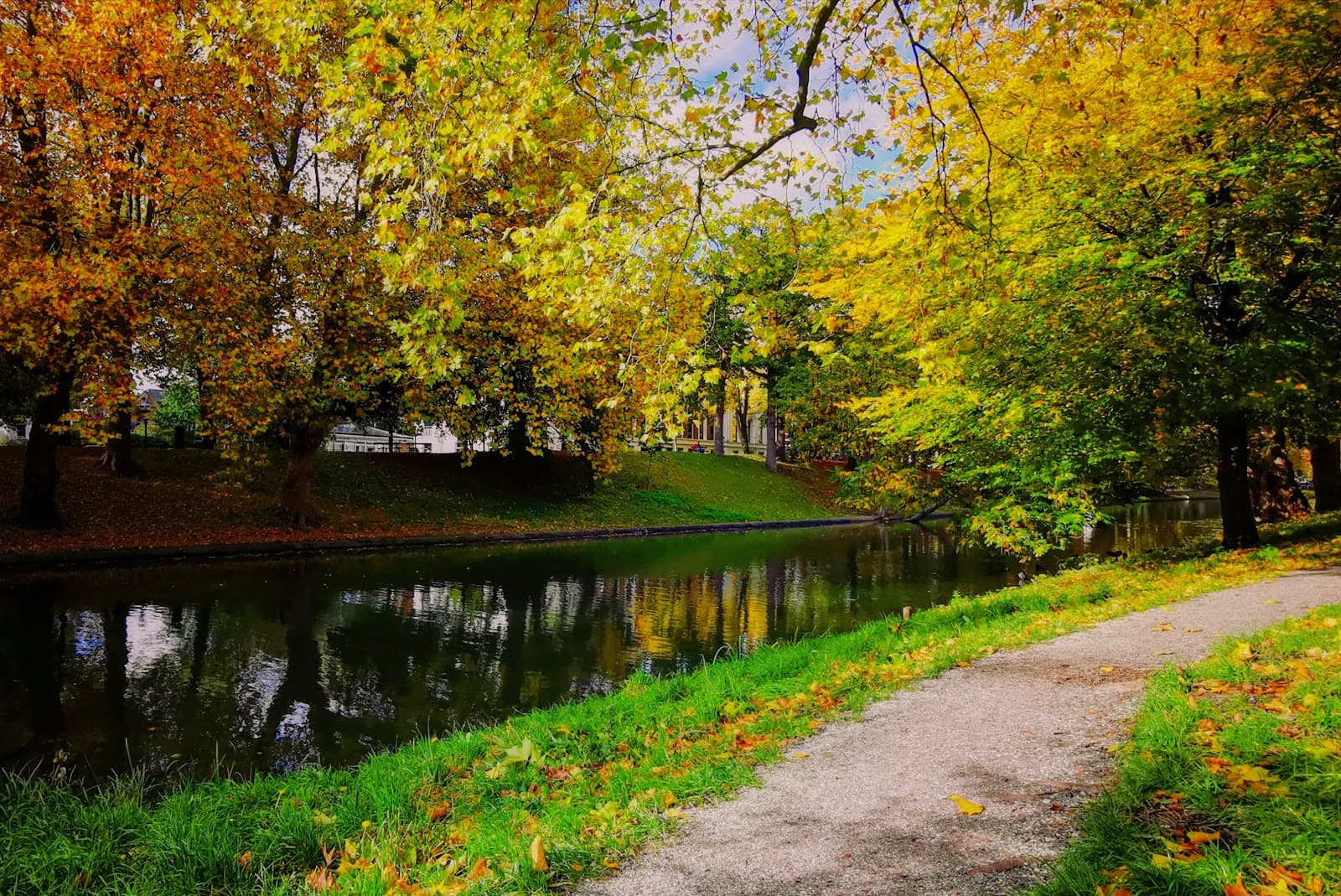 Kromme Rijn Path - Image 1