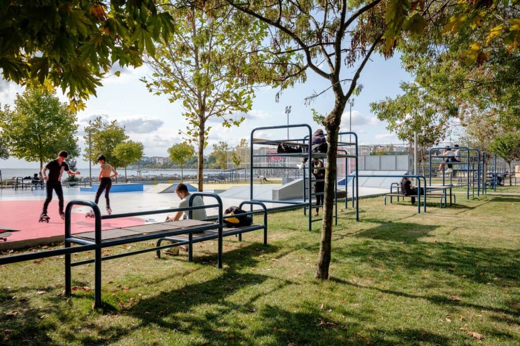 Kalamış Atatürk Parkı - Image 1