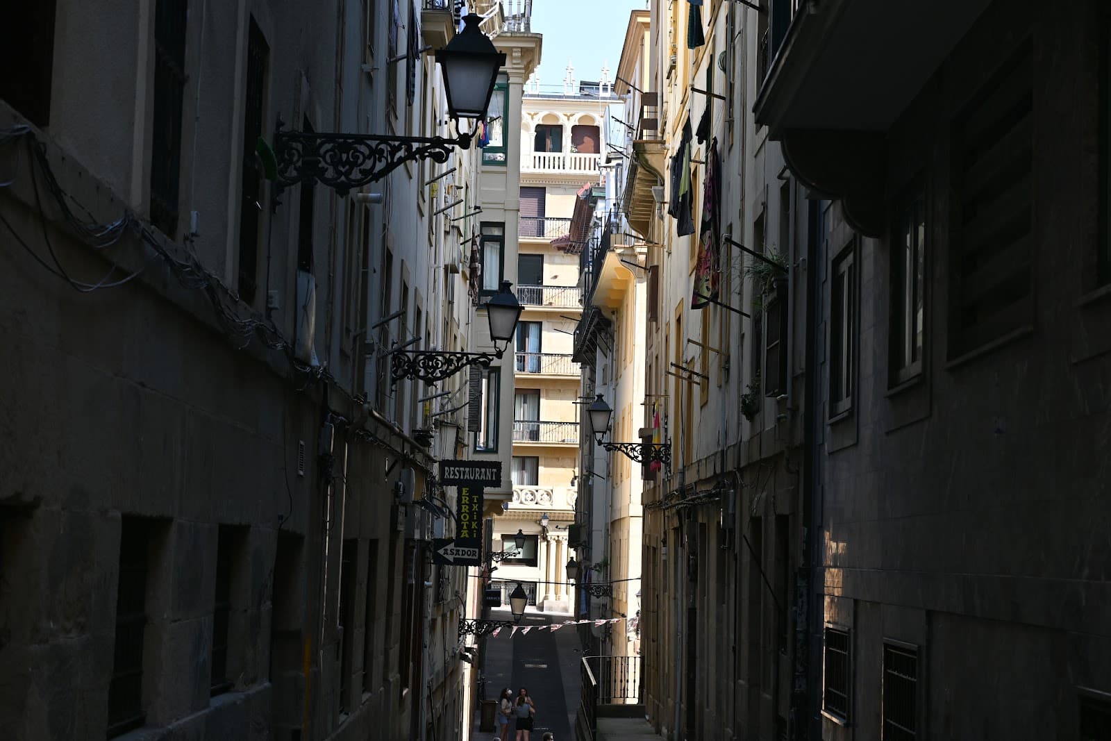 Hondarribia Old Town - Image 1