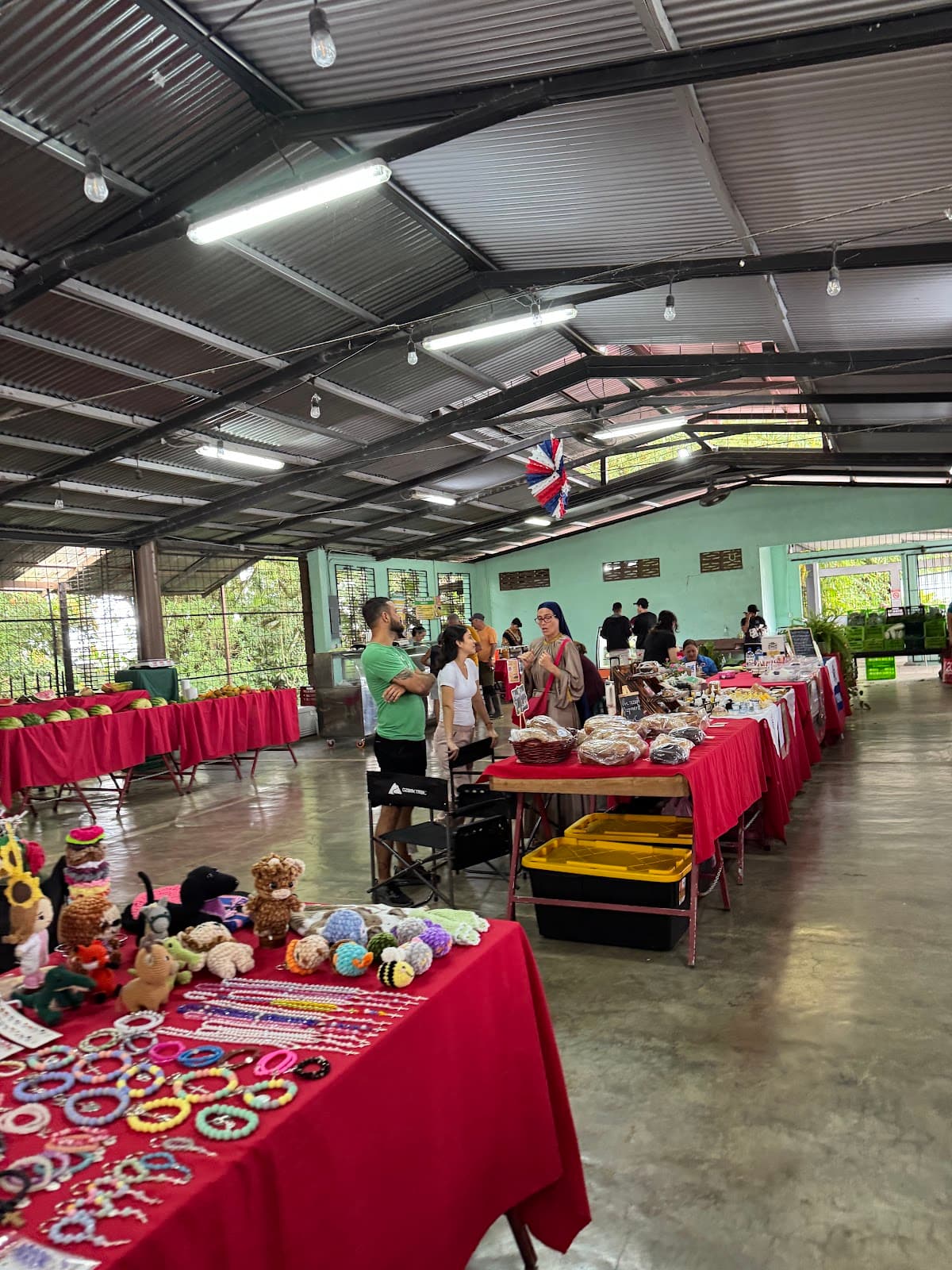 La Fortuna Farmers Market - Image 1