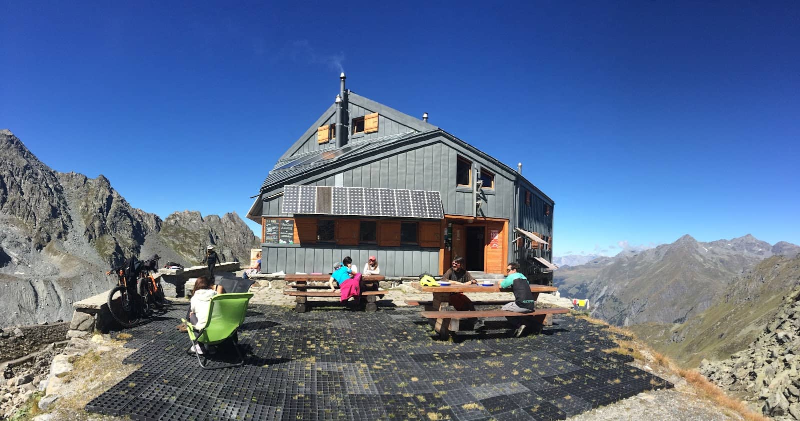 Cozy Communal Dining