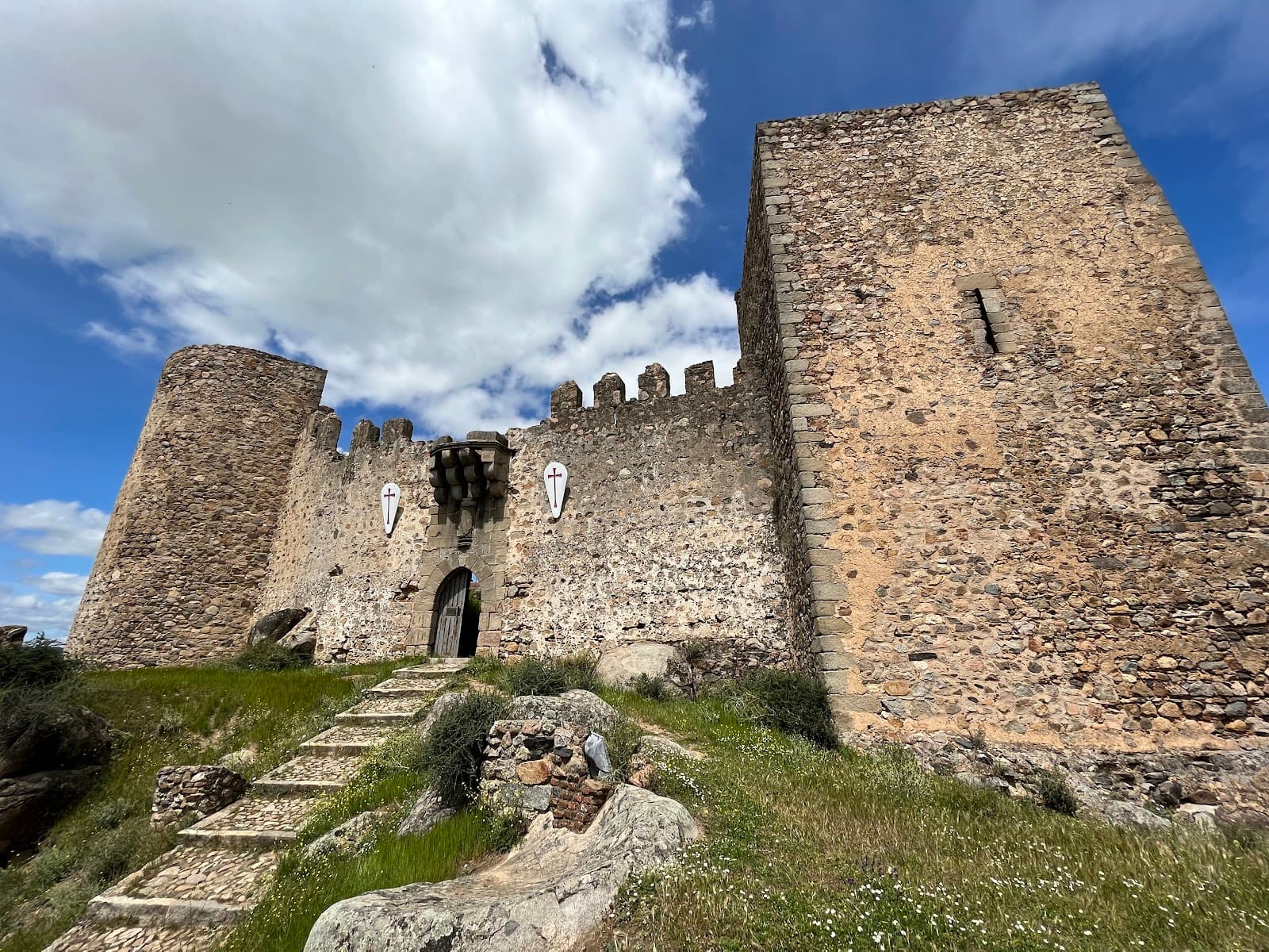 Burguillos del Cerro Castle - Image 1