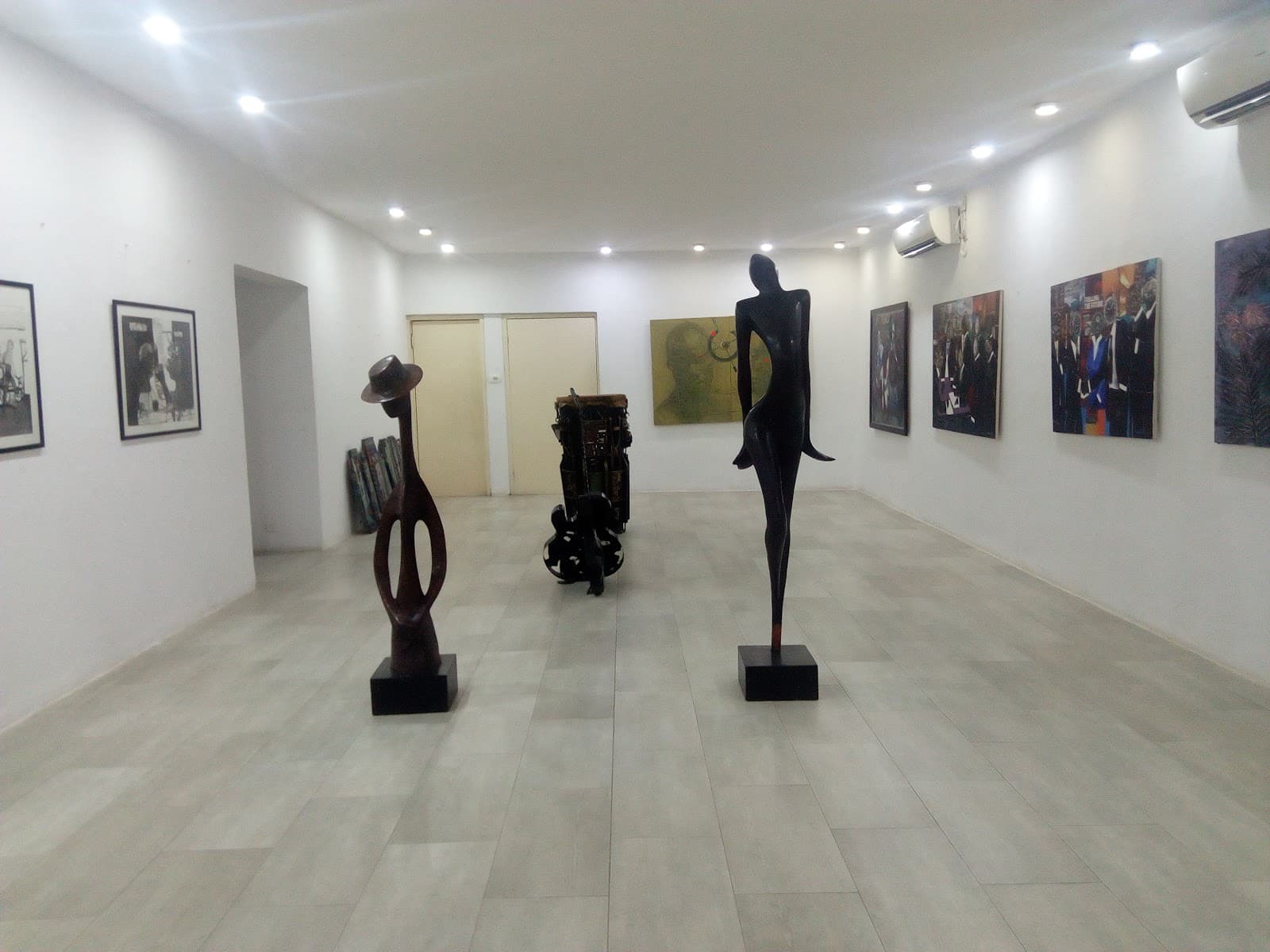 Omenka Gallery - Image 1