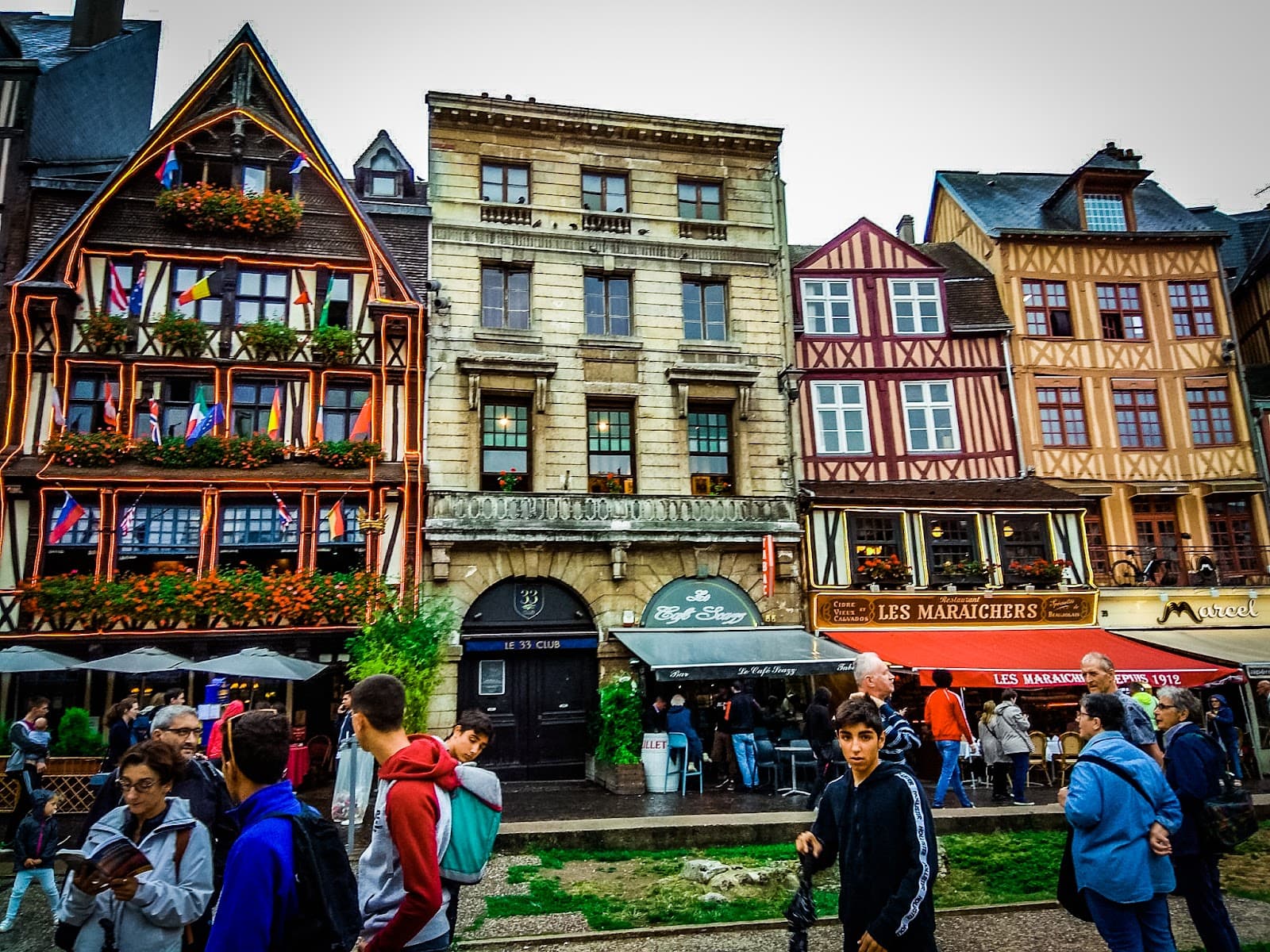 Place du Vieux-Marché Rouen - Image 1