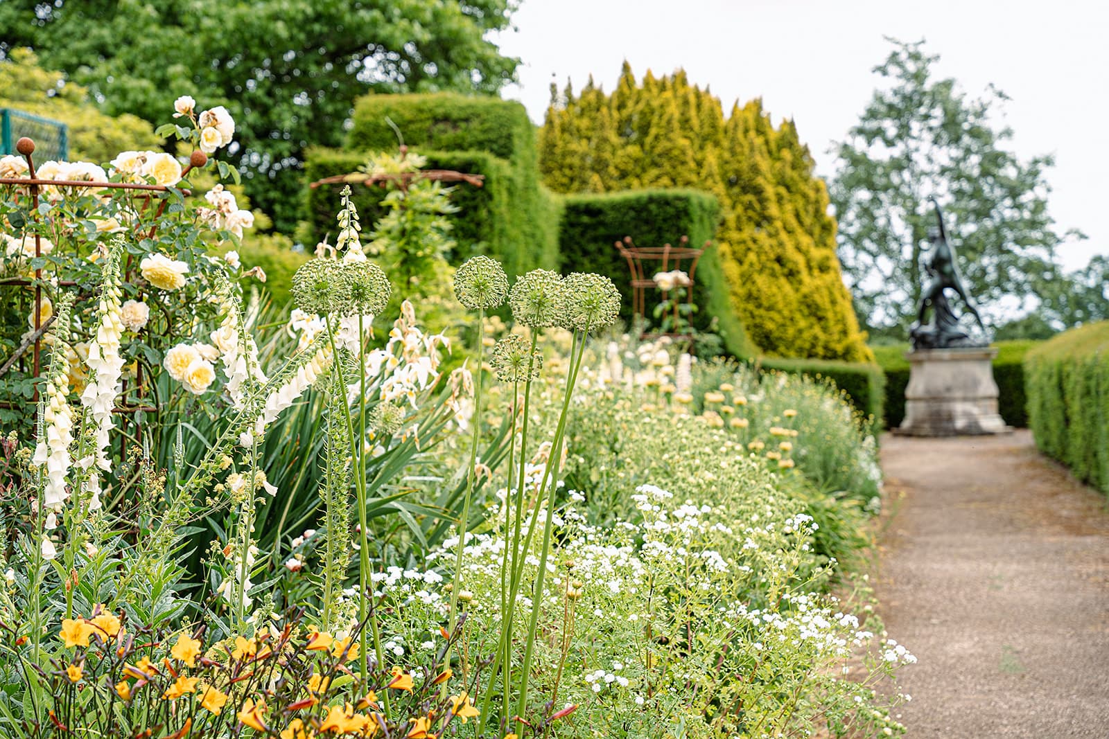 Hole Park Gardens - Image 1