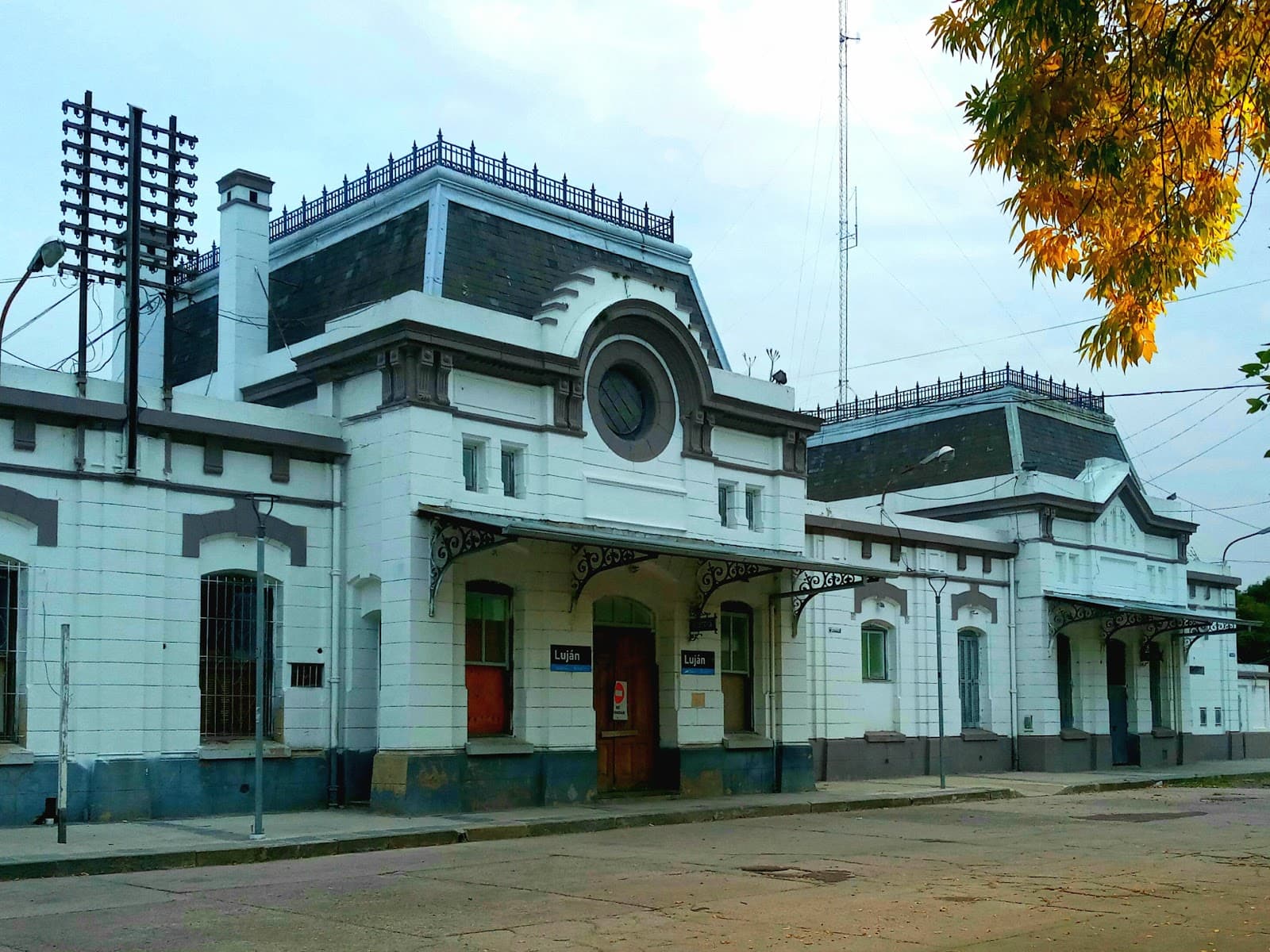 Open Door Train Station - Image 1