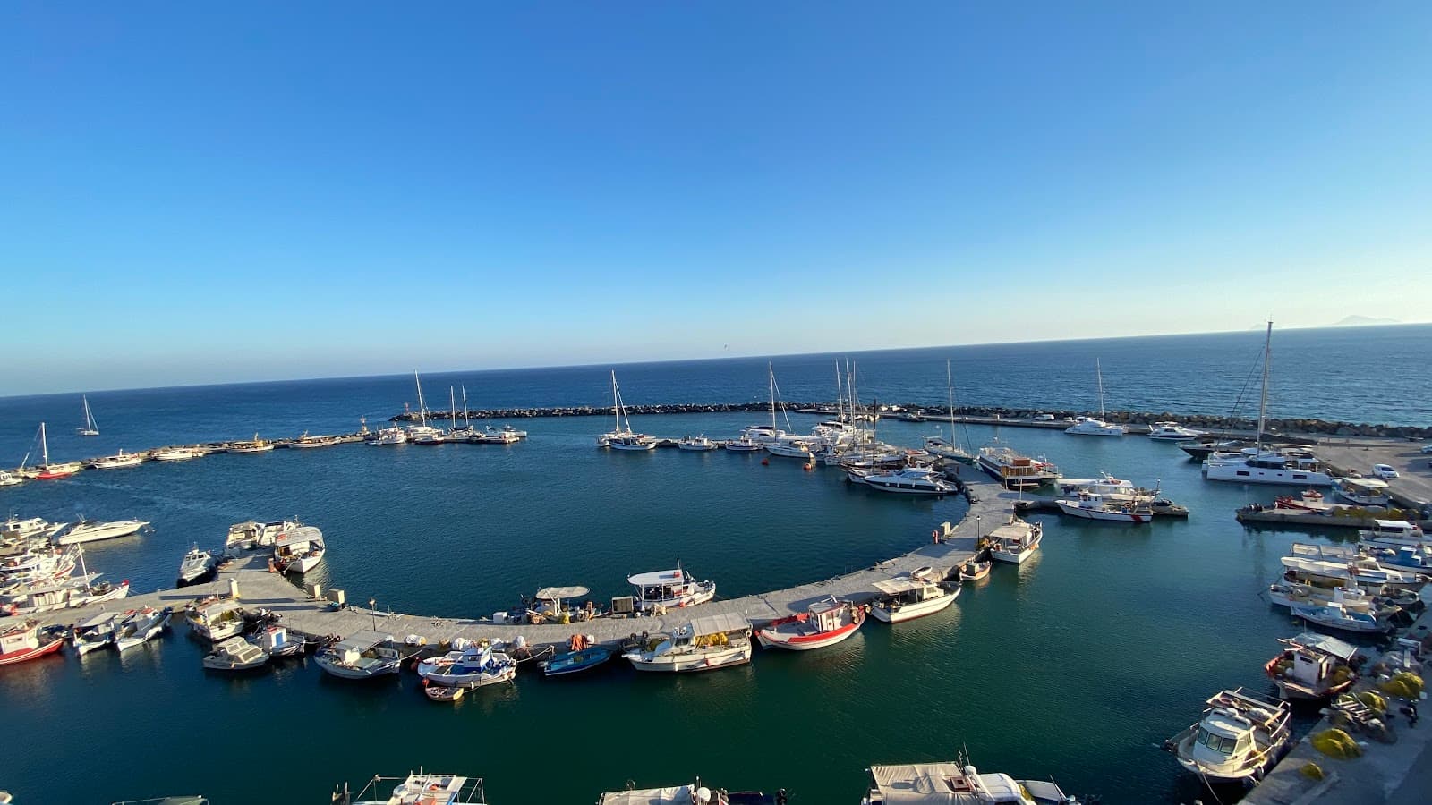 Vlychada Marina Santorini - Image 1