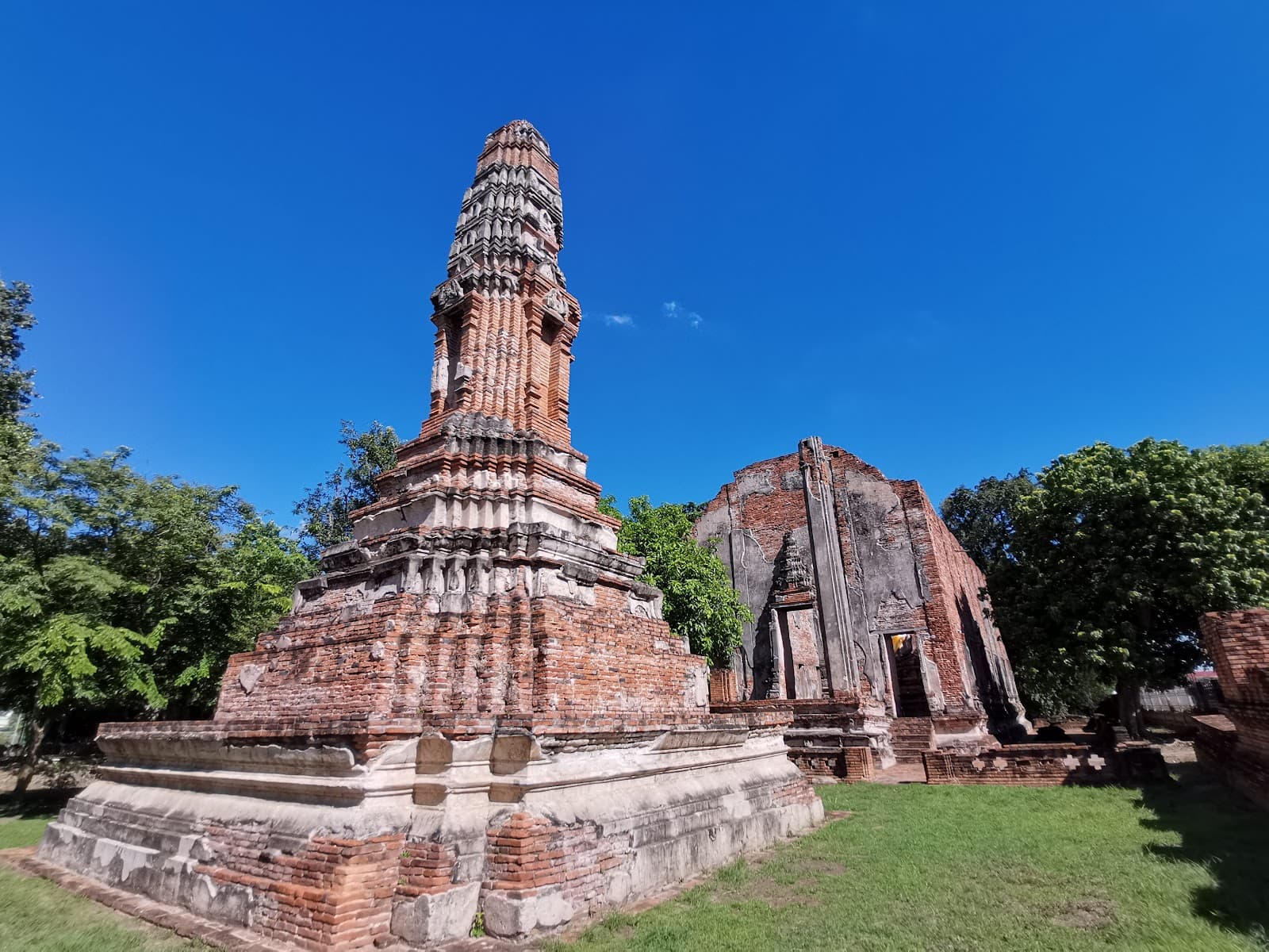 Wat Borom Puttharam - Image 1