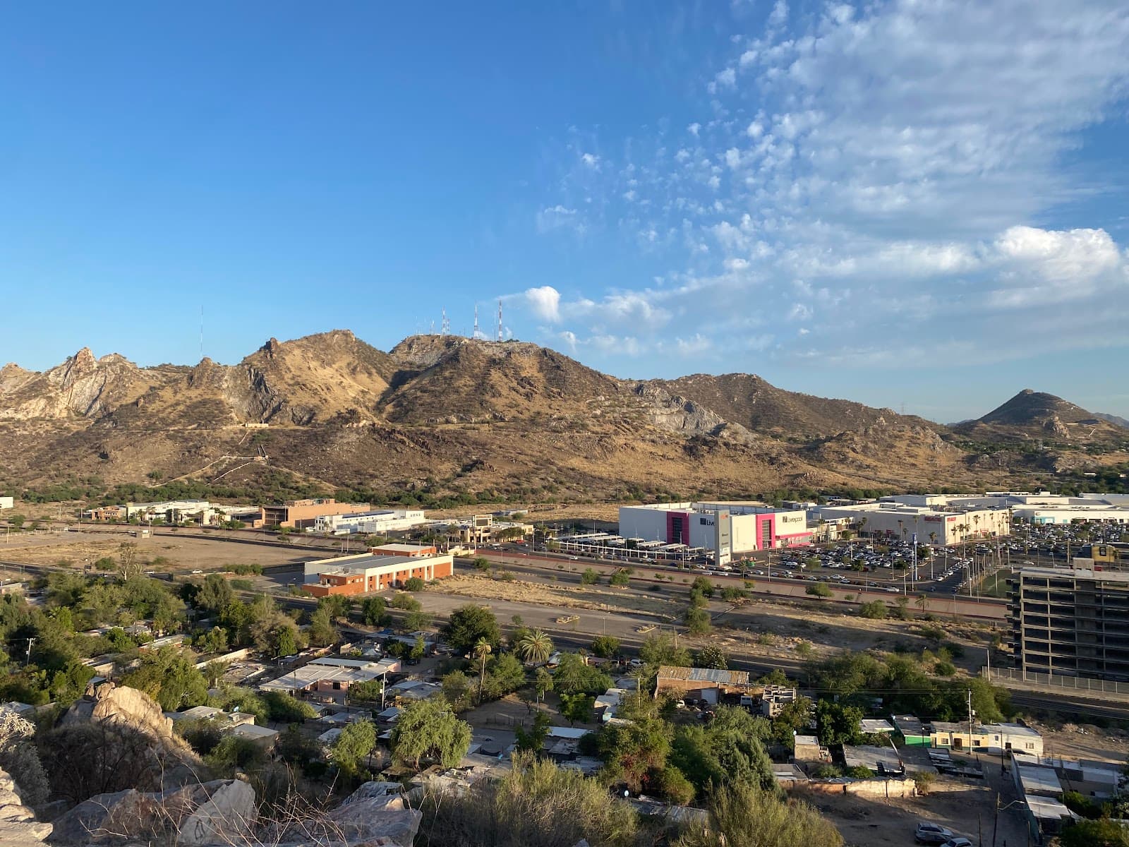 Cerro de la Campana Viewpoint and Murals - Image 1