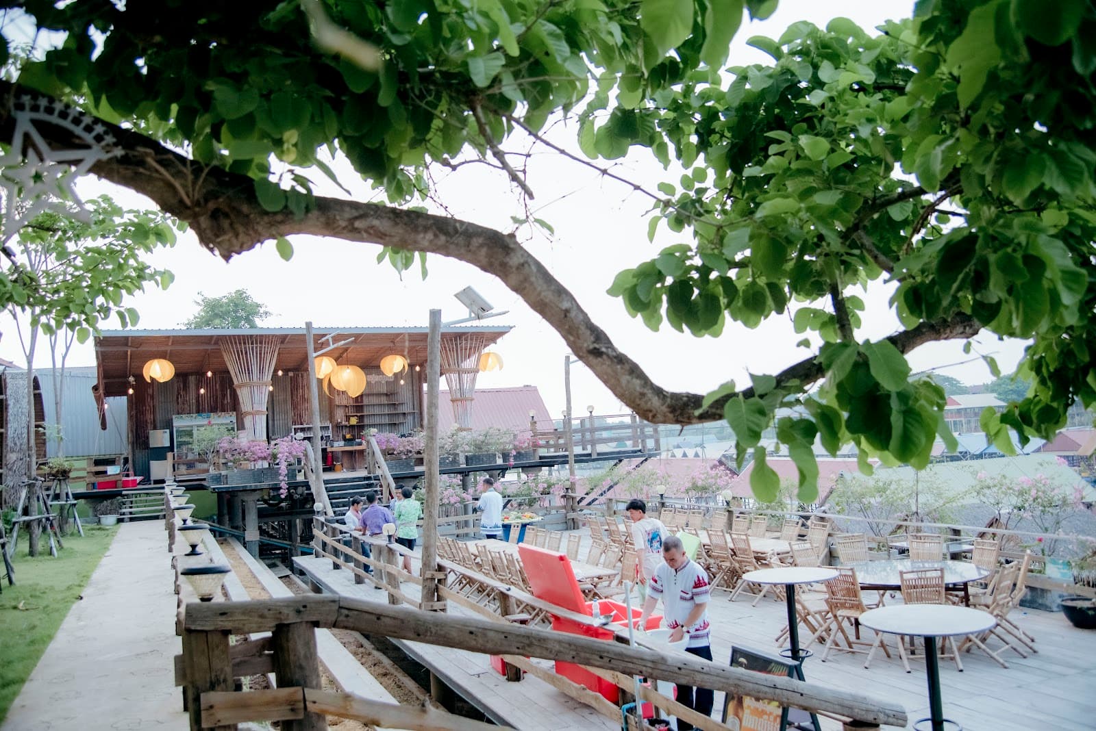 Kien Svay Floating Restaurants - Image 1