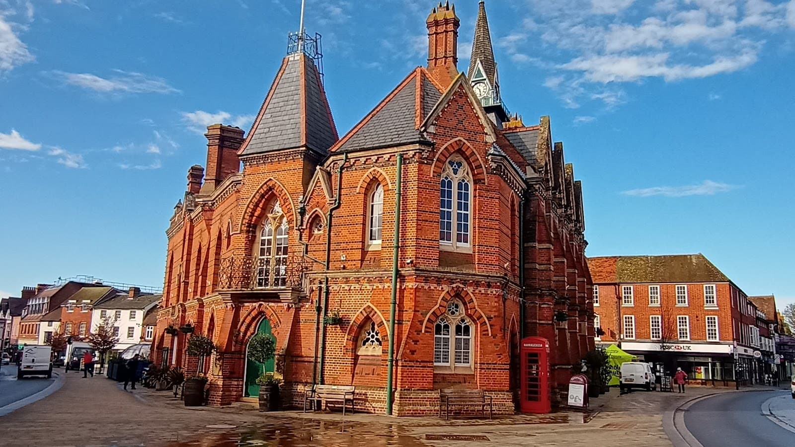 Wokingham Town Hall - Image 1