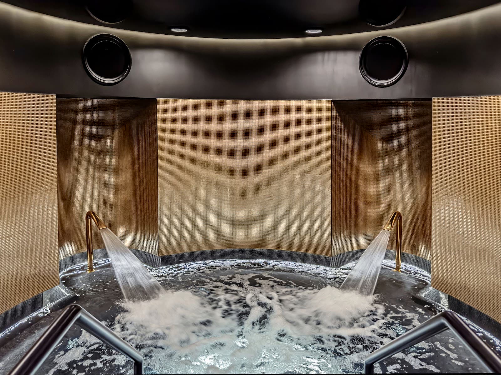 Away Spa, W Prague - Image 1