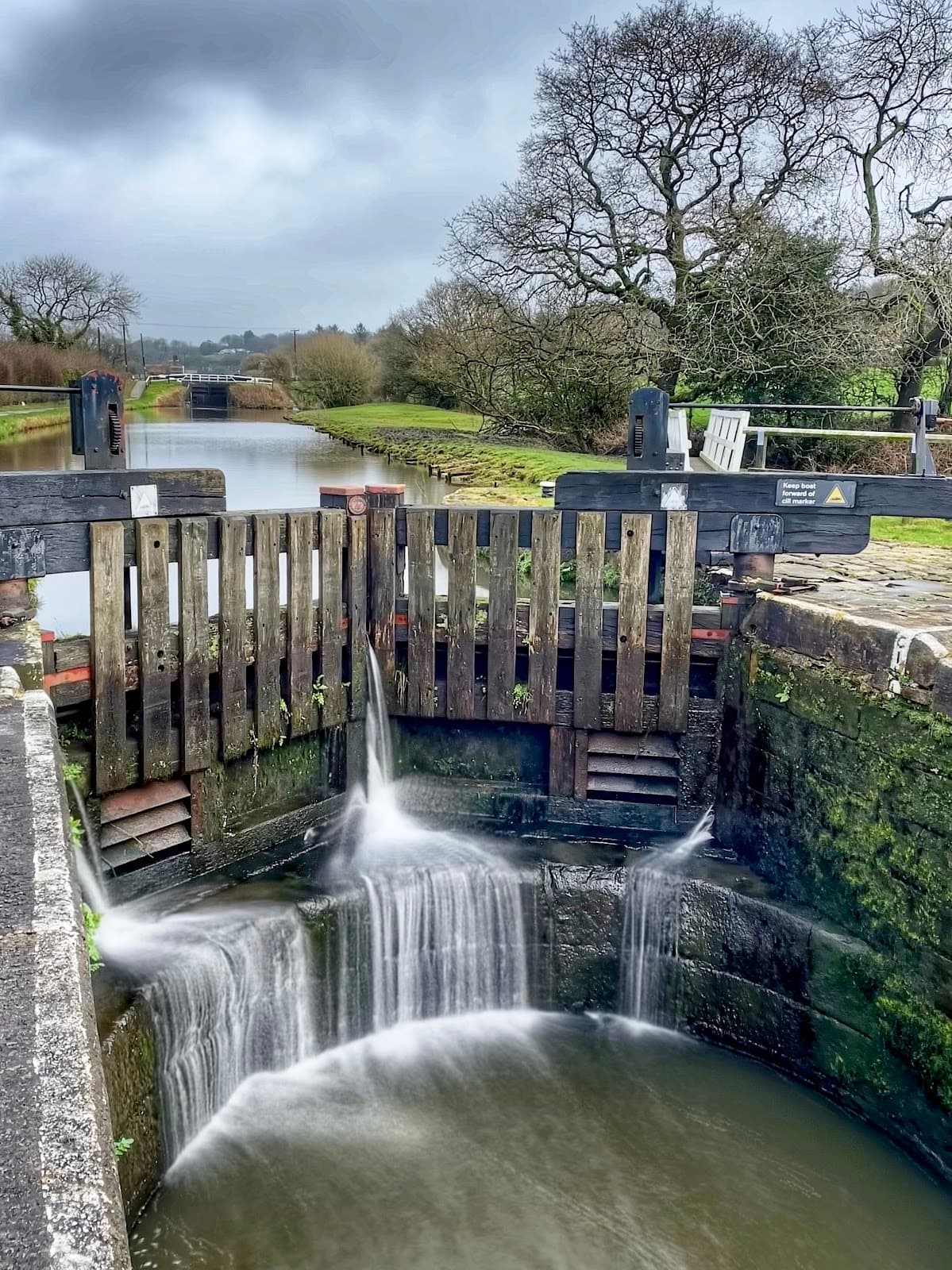 Top Lock, Wigan (New Springs) - Image 1