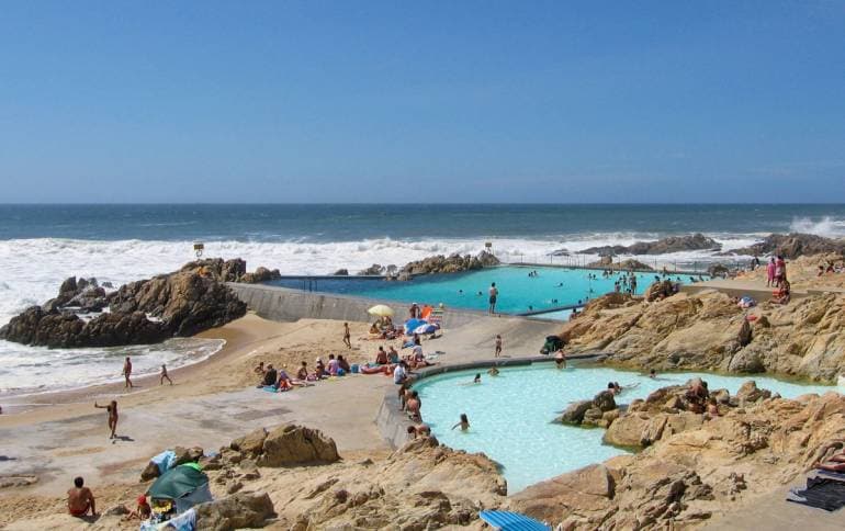 Praia de Leça da Palmeira Porto - Image 1