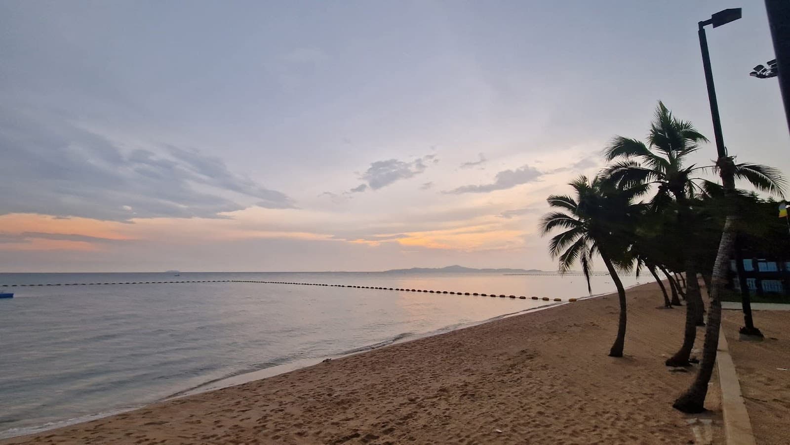 Yin Yom Beach - Image 1