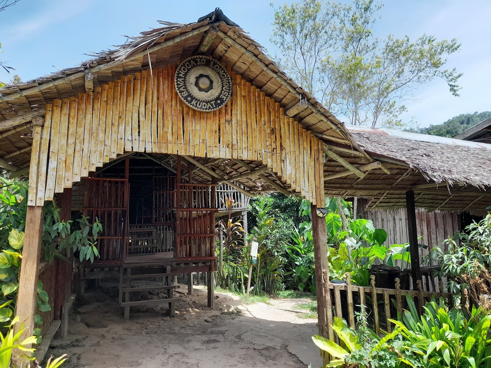 Rungus Longhouse Bavanggazo - Image 1