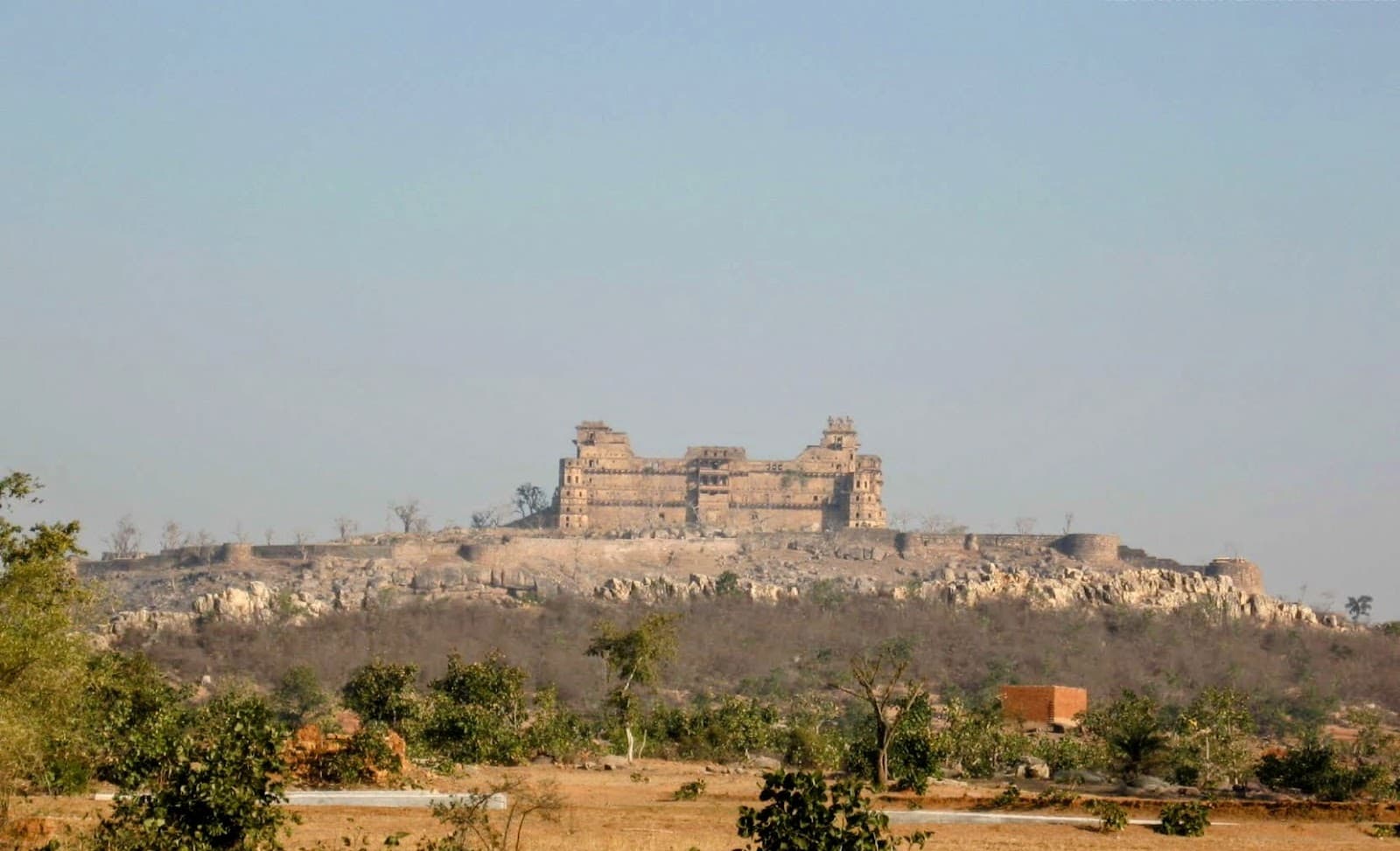 Garh Kundar Fort - Image 1