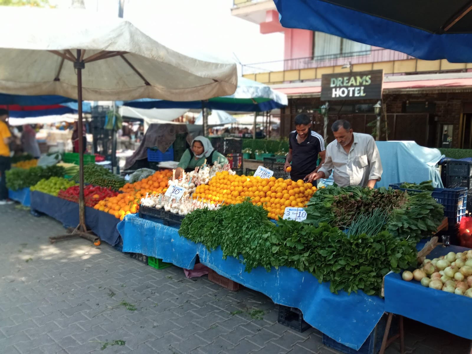 Selcuk Saturday Market - Image 1