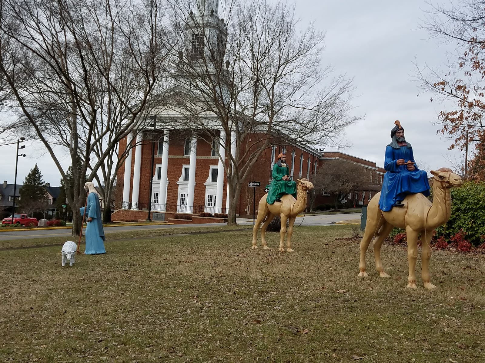 Church Circle - Image 1