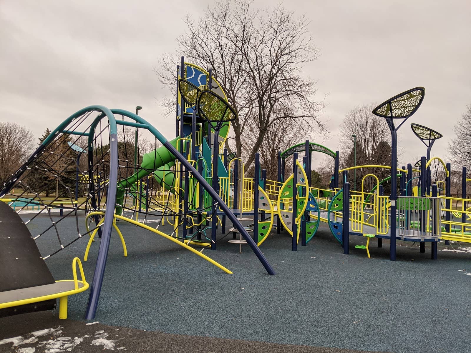 Playground & Picnic Areas