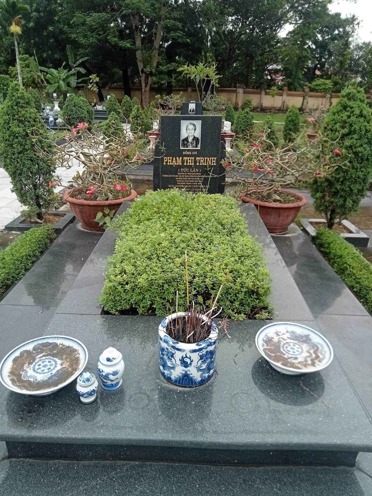 Mai Dich Cemetery Hanoi - Image 1