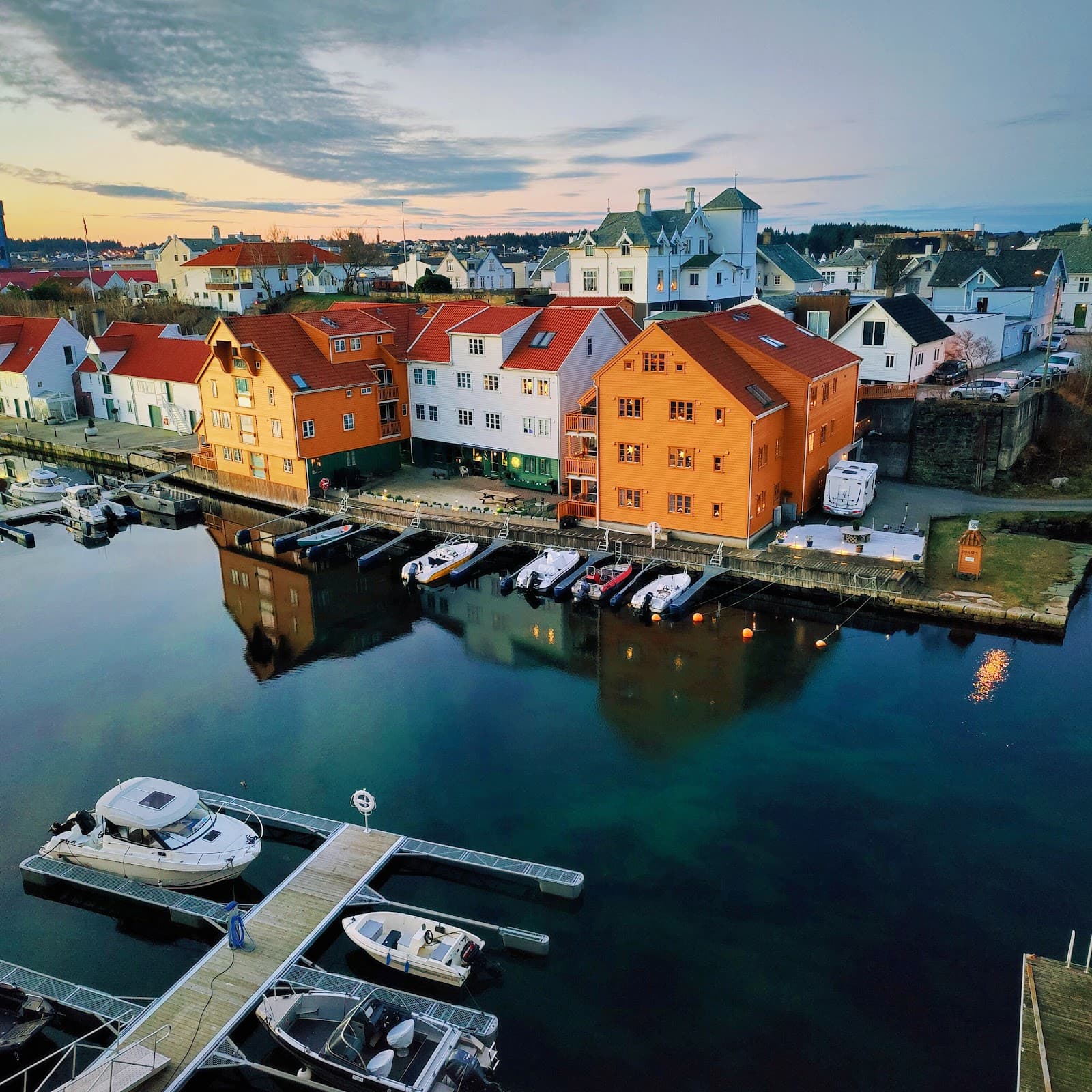 Hasseløy (Bakarøy) - Image 1