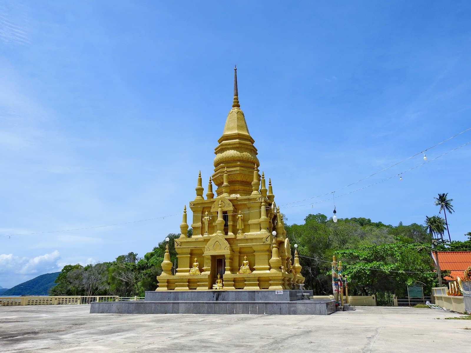 Wat Khao Chedi