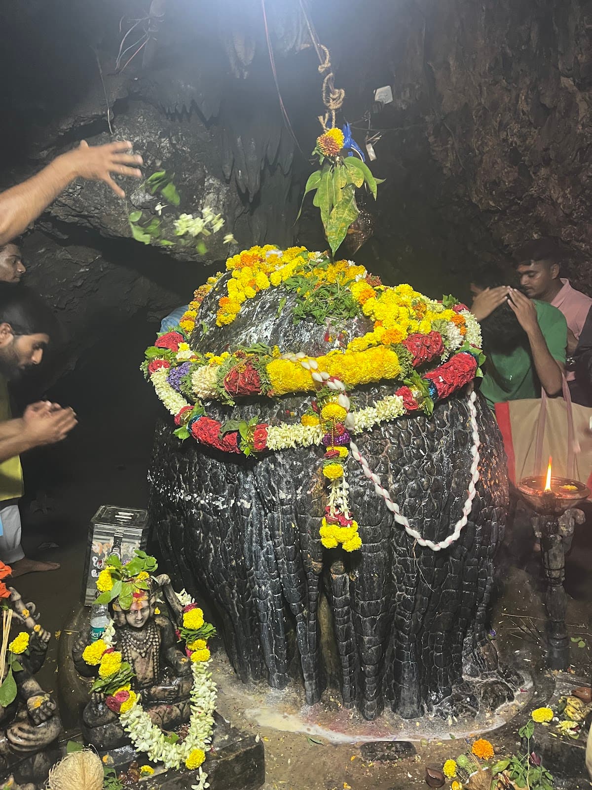 Kavaleshwar Temple, Kalghatgi - Image 1