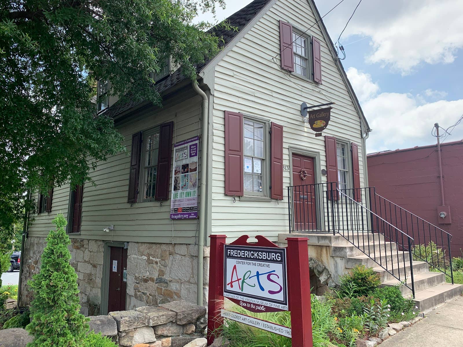 Members-Only Gallery