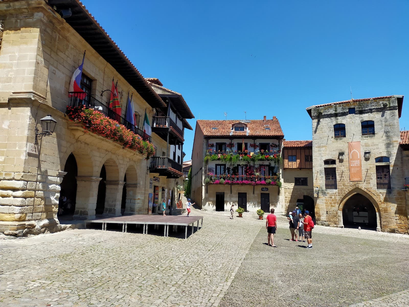 Plaza Mayor Santillana del Mar - Image 1