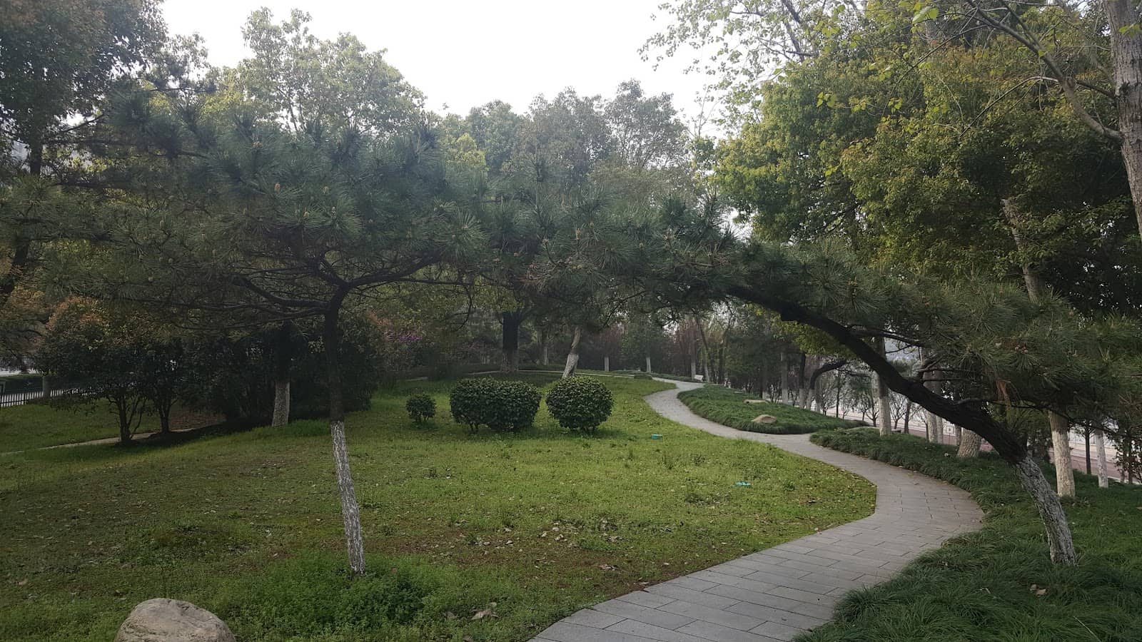 Lakeside Parks & Pathways