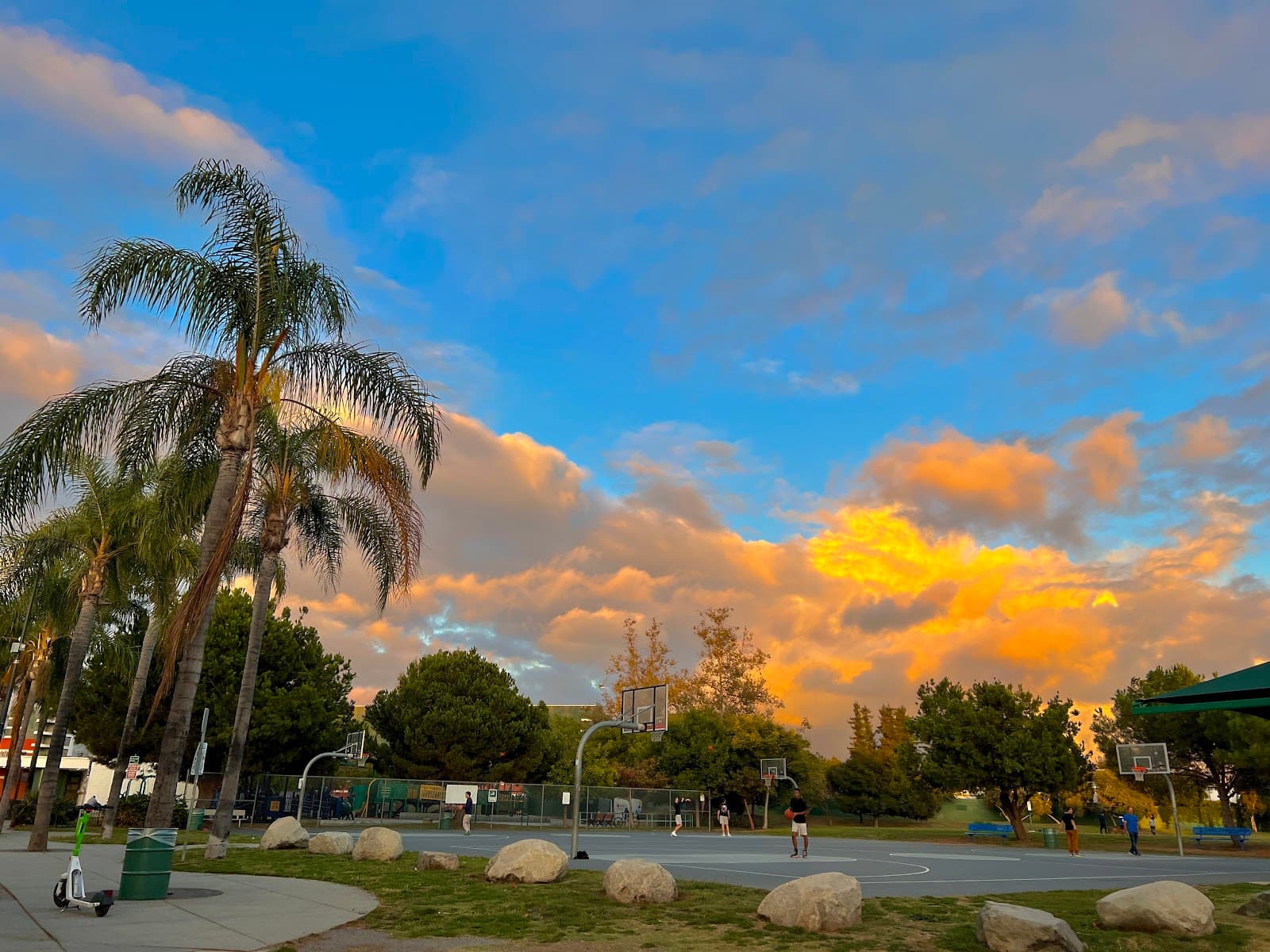 Pan Pacific Park Los Angeles - Image 1
