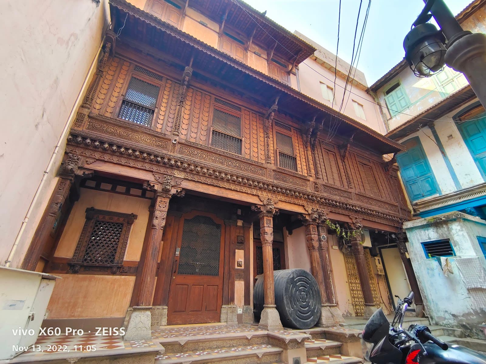Old City Pols (Ahmedabad) - Image 1
