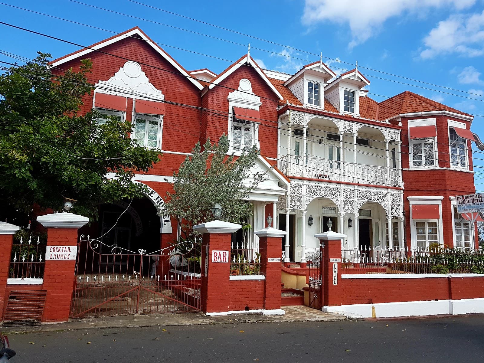 DeMontevin Lodge - Image 1