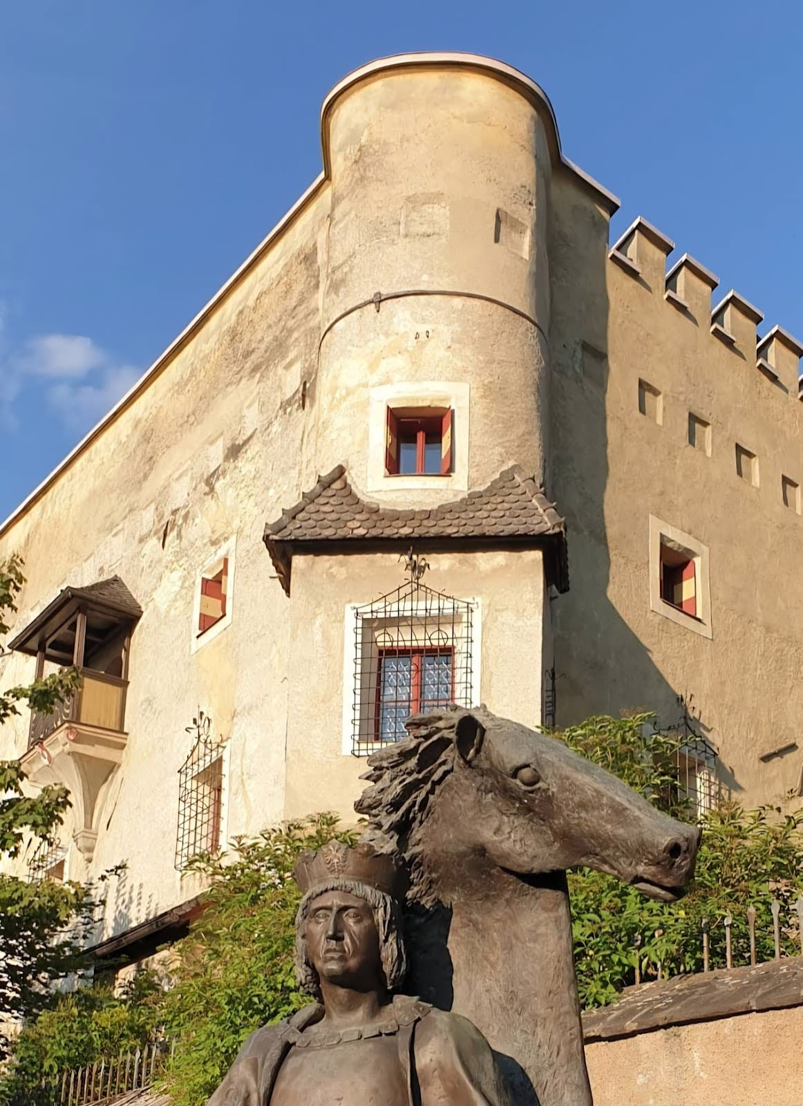 Herbstenburg Castle - Image 1