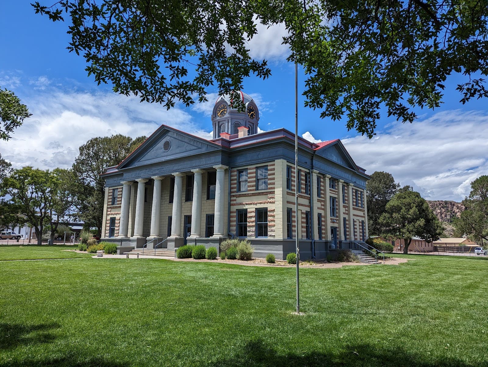 Jeff Davis County Courthouse - Image 1
