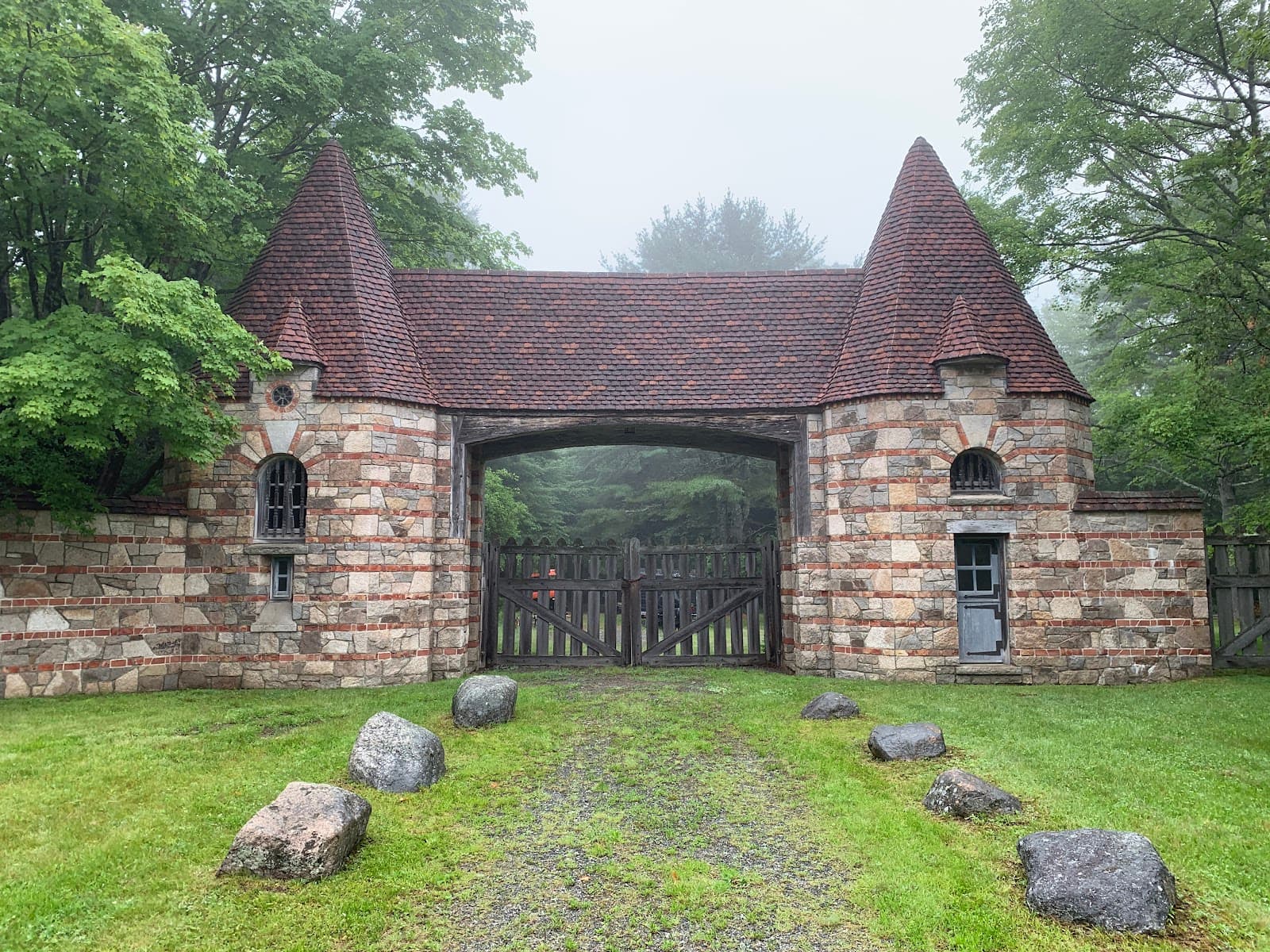 Brown Mountain Gatehouse - Image 1