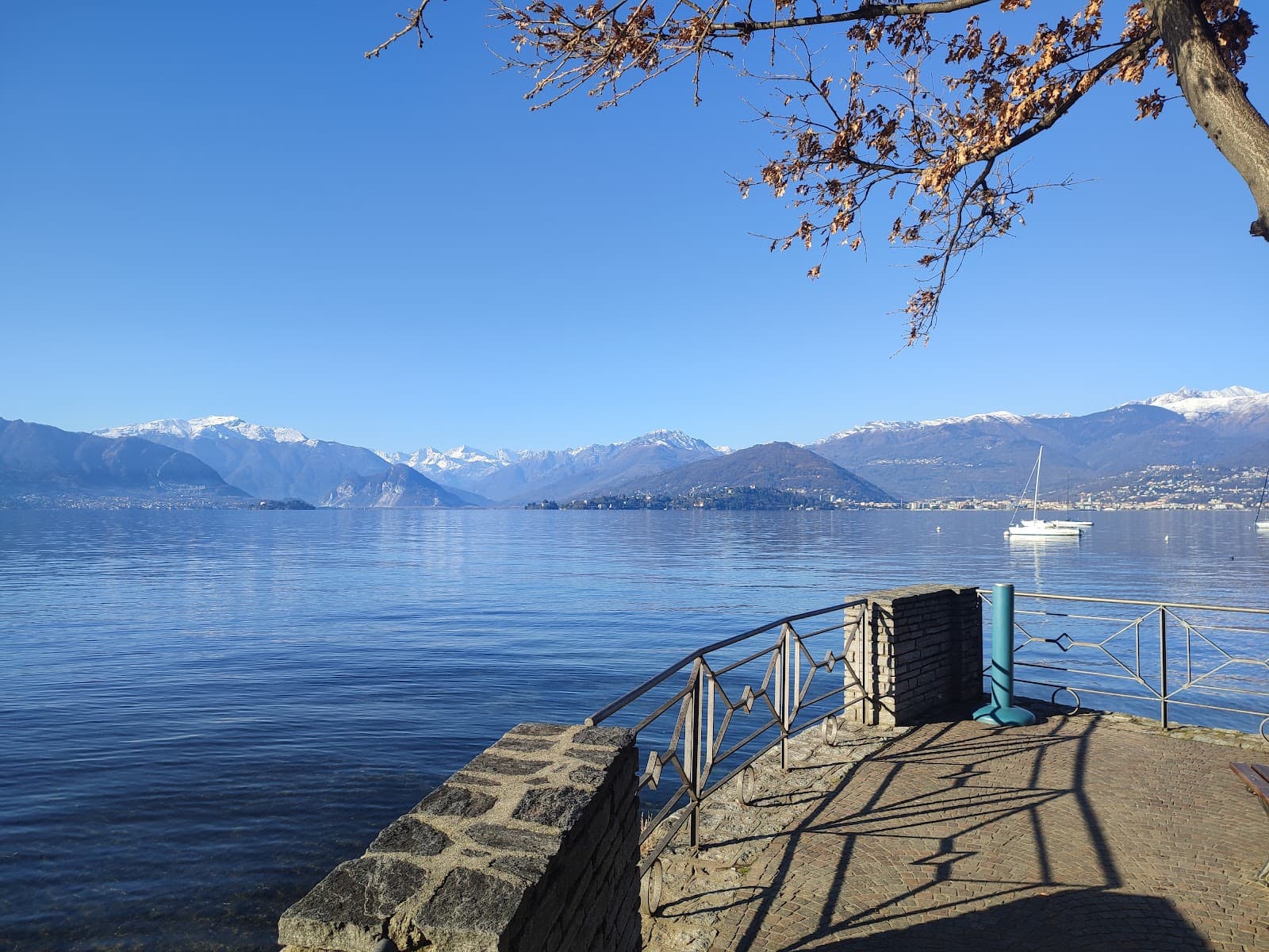 Lungolago di Laveno - Image 1