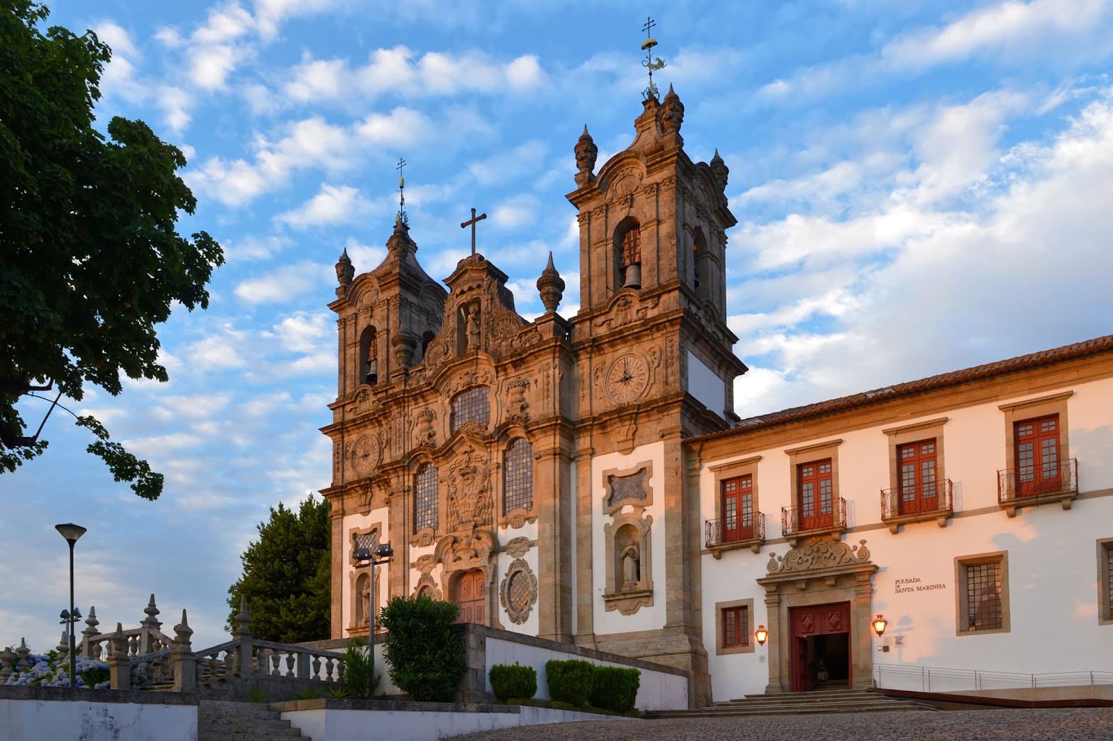Pousada Mosteiro de Guimarães Santa Marinha da Costa - Image 1