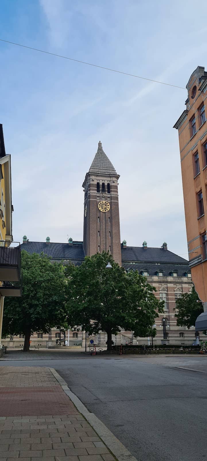 Market Stalls & Local Crafts