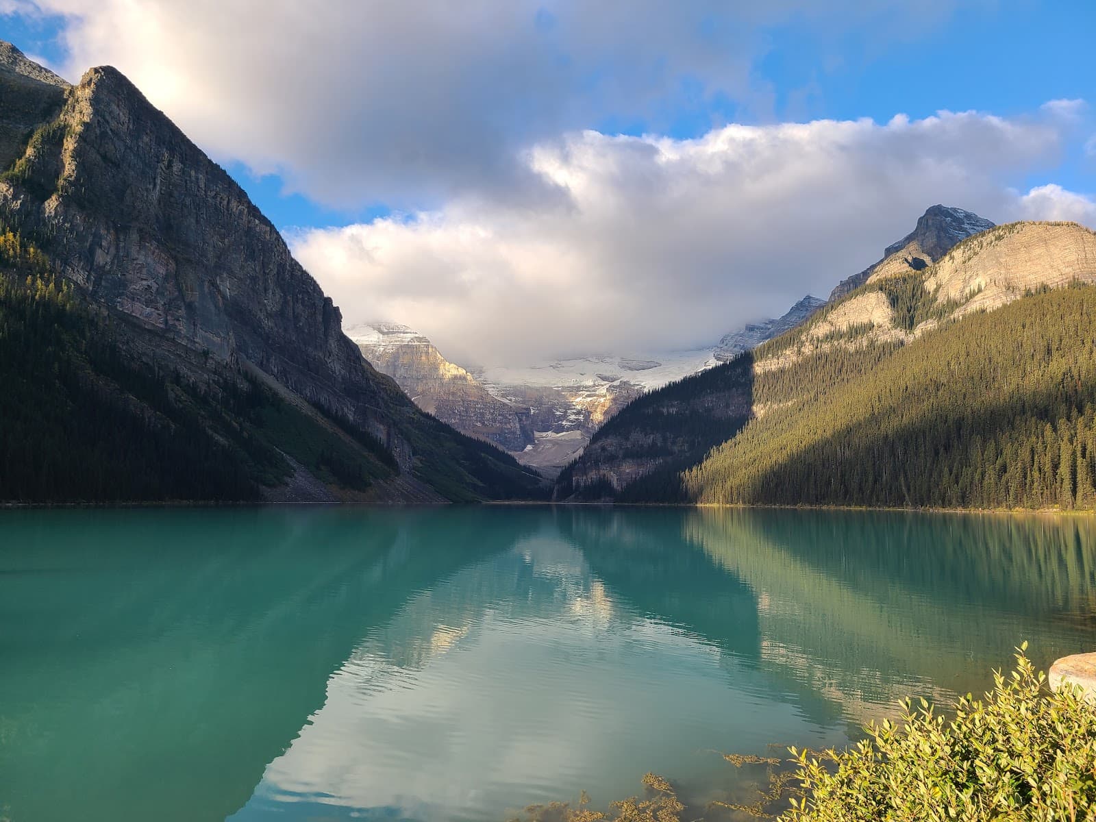 Lake Louise Lakeshore Trail - Image 1