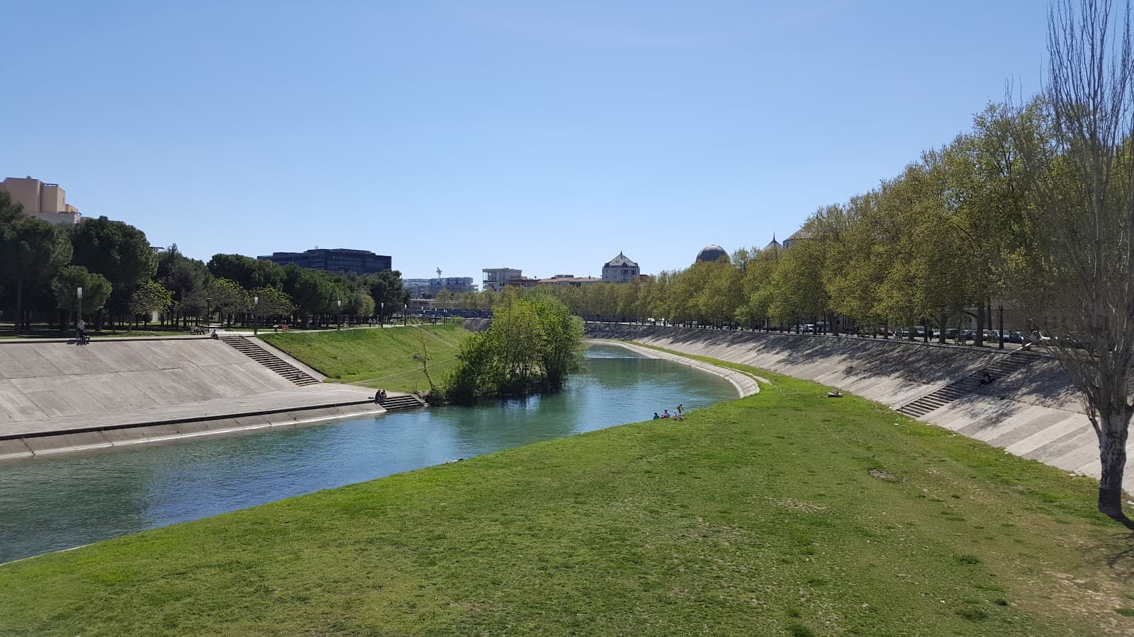 Rives du Lez Promenade - Image 1