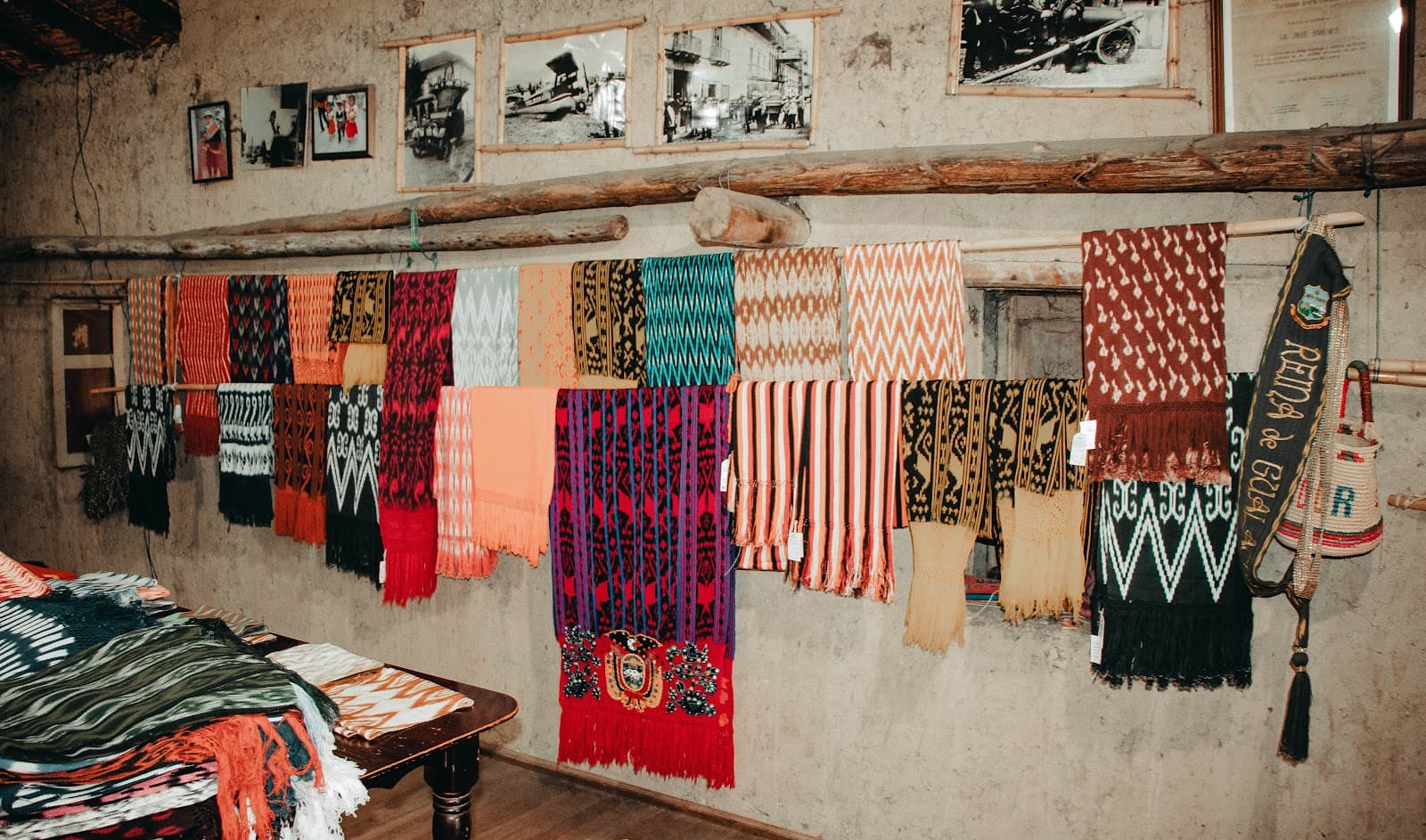 Casa de la Makana Ikat Weaving - Image 1