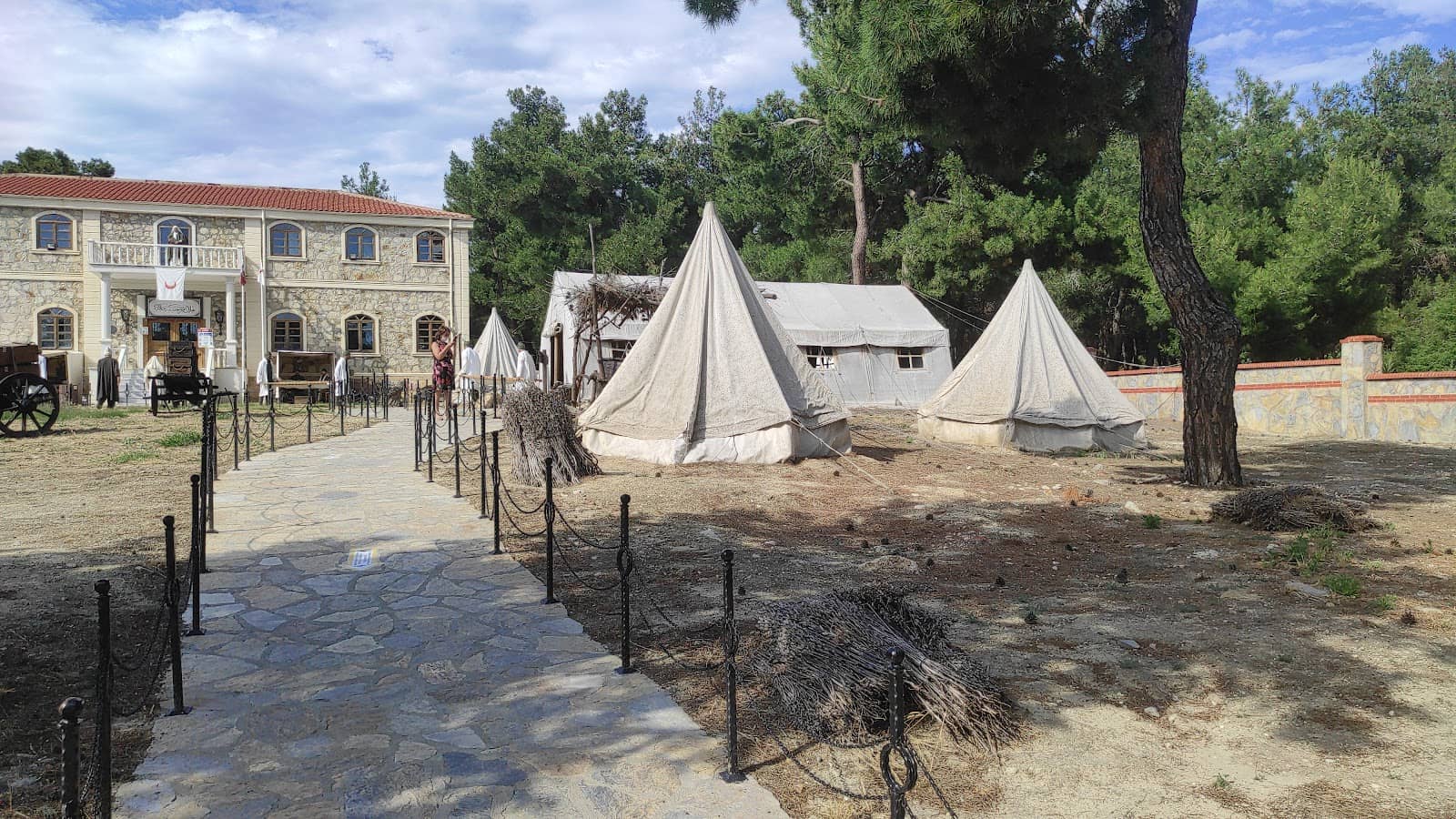 Local Crafts & Flavors