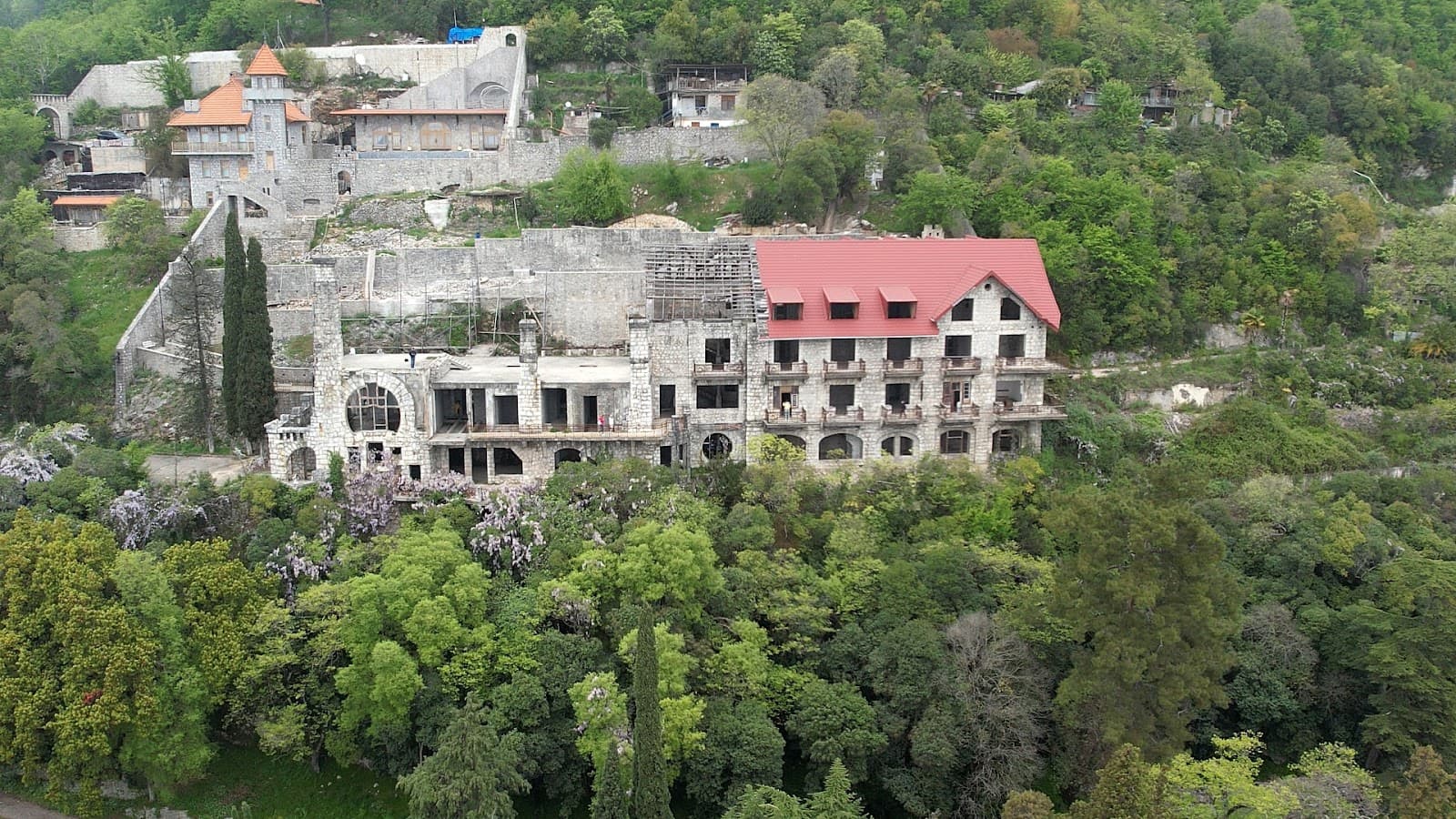 Prince of Oldenburg Palace (Gagra) - Image 1