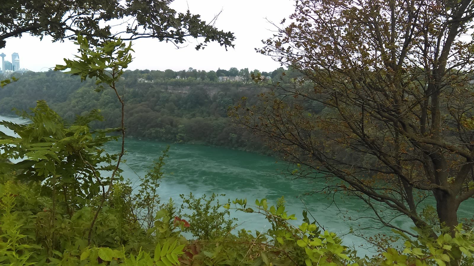 Niagara Parkway Scenic Drive - Image 1