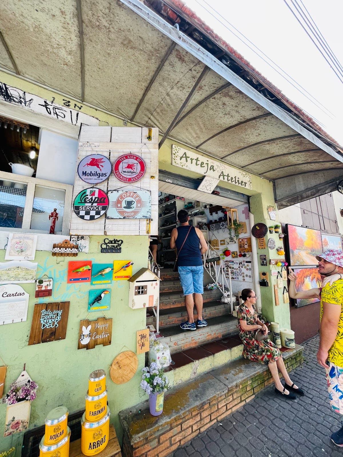 Artisan Shops and Galleries Embu das Artes - Image 1