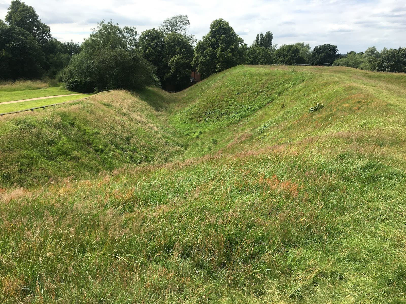 Queen's Sconce - Image 1