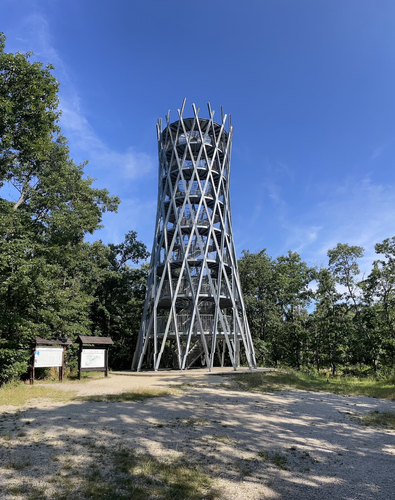 Gulya-domb Park - Image 1