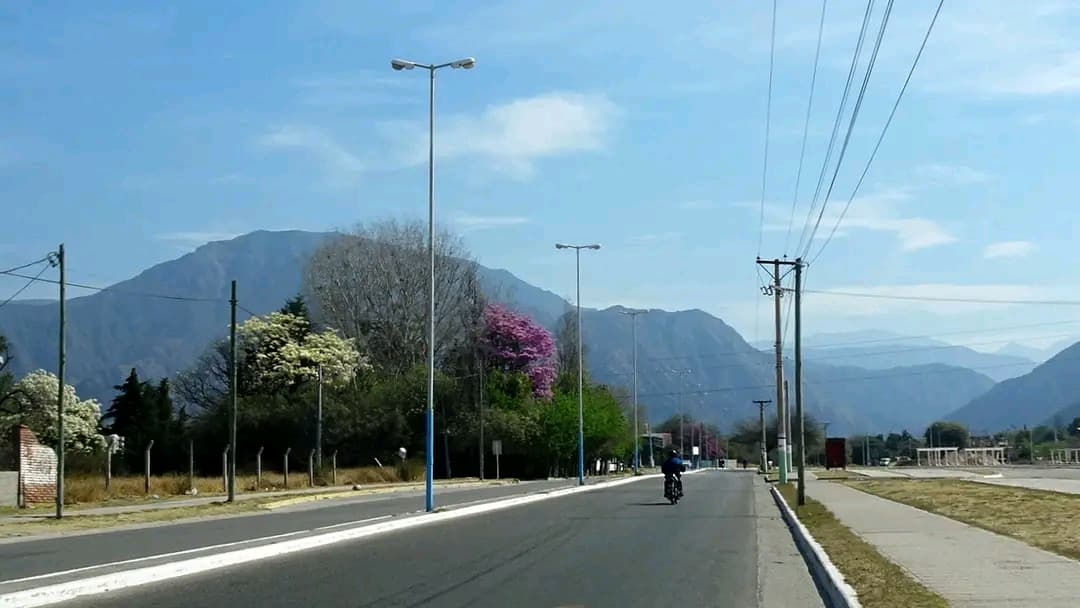 Paseo Yacampis - Image 1